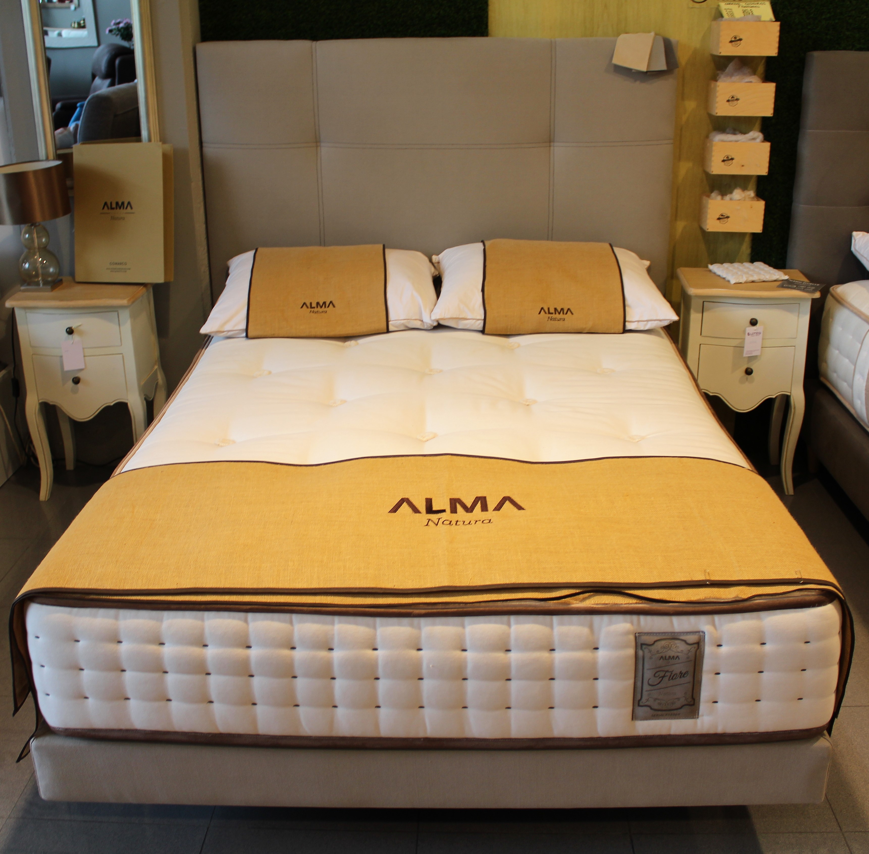 COLCHONERÍA, BASES TAPIZADAS Y CANAPÉS